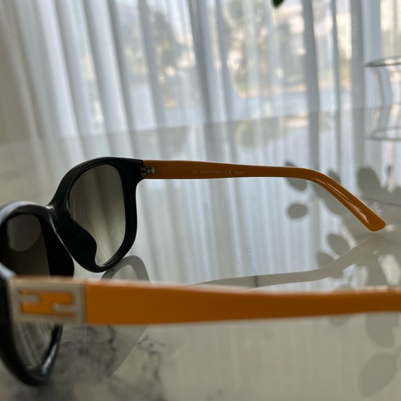 Fendi Sumglasses ✨✨ - Picture 3 of 10